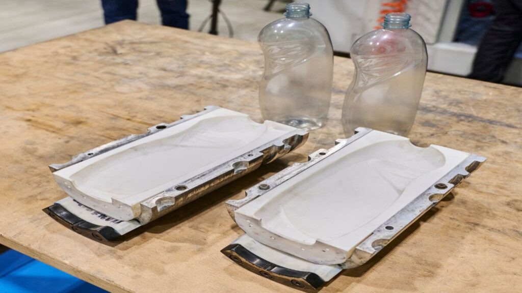 Blow molding mold